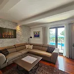 Vera With Pool, 200 M From The Lejlighed Novi Vinodolski