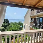 Lejlighed Vera With Pool, 200 M From The Novi Vinodolski