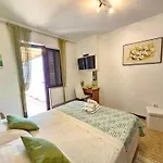Lejlighed Vera With Pool, 200 M From The