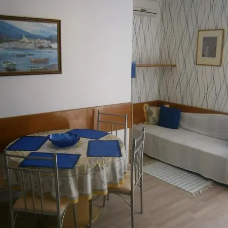 Apartments Villa Vera, 200 M From The Beach * Novi Vinodolski