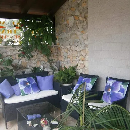 Apartment Apartments Villa Vera, 200 M From The Beach *