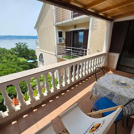 Apartments Villa Vera, 200 M From The Beach Novi Vinodolski