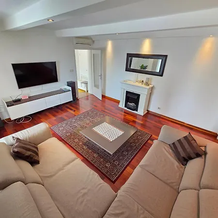 Apartments Villa Vera, 200 M From The Beach * Novi Vinodolski