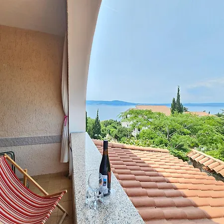 Apartment Apartments Villa Vera, 200 M From The Beach