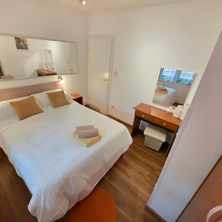 Apartments Villa Vera, 200 M From The Beach *