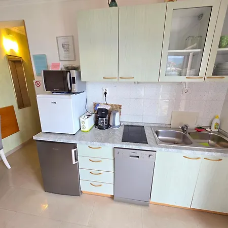 Apartments Villa Vera, 200 M From The Beach