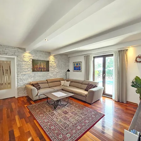 Apartments Villa Vera, 200 M From The Beach Apartment *