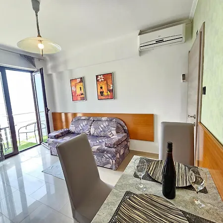 Apartments Villa Vera, 200 M From The Beach Apartment