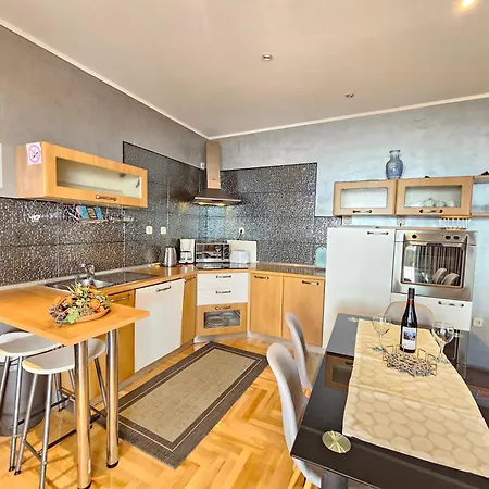 Apartments Villa Vera, 200 M From The Beach Apartment *