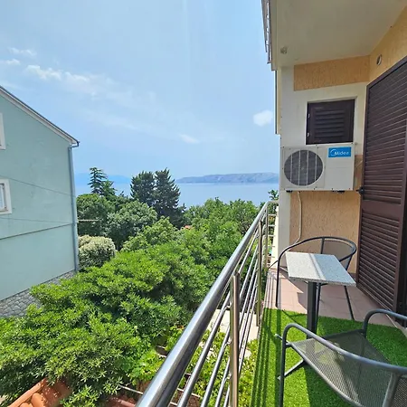 Apartment Apartments Villa Vera, 200 M From The Beach *