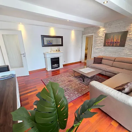 Apartments Villa Vera, 200 M From The Beach