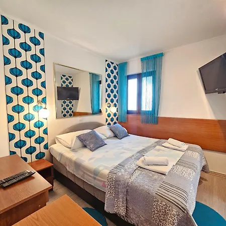 Apartments Villa Vera, 200 M From The Beach *