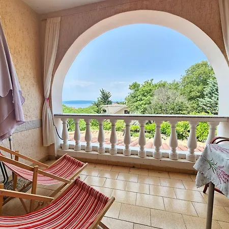 Apartments Villa Vera, 200 M From The Beach