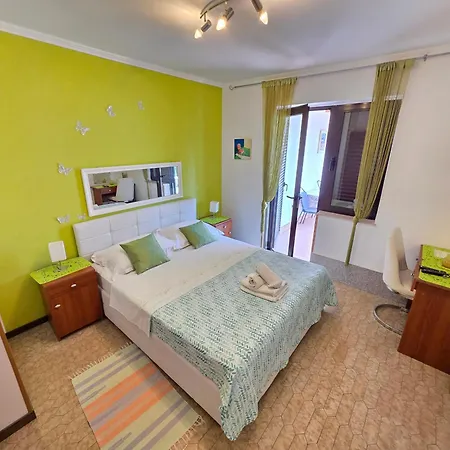 Apartments Villa Vera, 200 M From The Beach Apartment