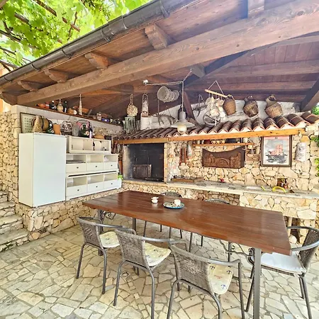 Apartments Villa Vera, 200 M From The Beach Apartment *