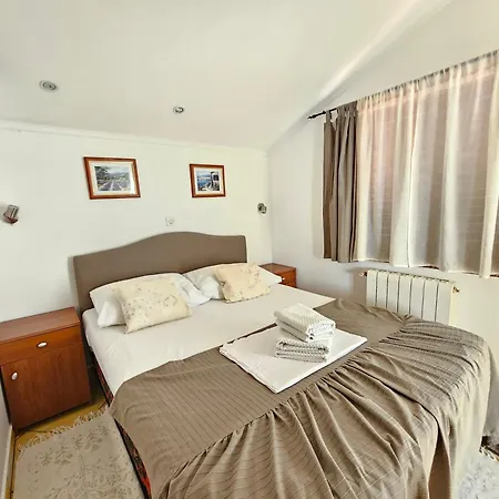 Apartments Villa Vera, 200 M From The Beach *