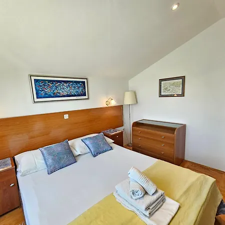 Apartments Villa Vera, 200 M From The Beach Apartment