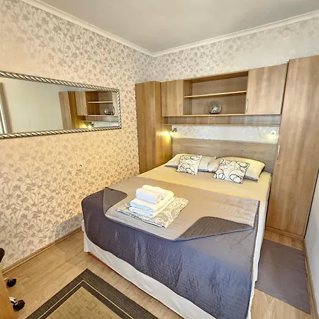 Apartments Villa Vera, 200 M From The Beach *