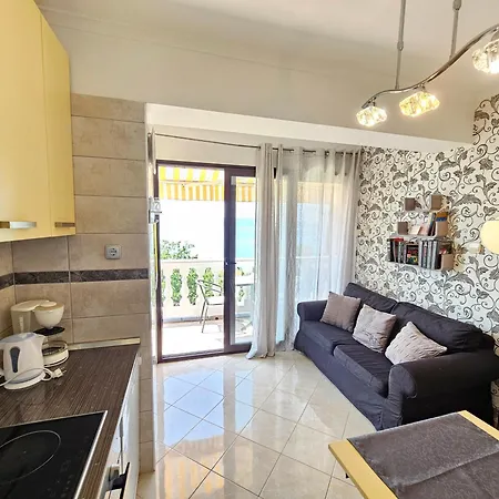 Apartments Villa Vera, 200 M From The Beach Novi Vinodolski