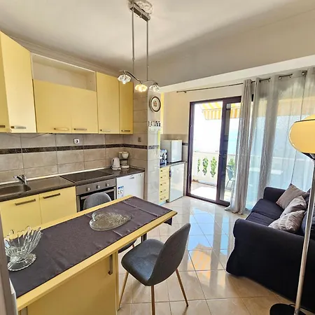 Apartments Villa Vera, 200 M From The Beach Apartment Novi Vinodolski