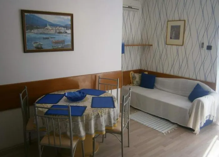Villa Vera Apartments With Pool, 200 M From The Beach * Novi Vinodolski