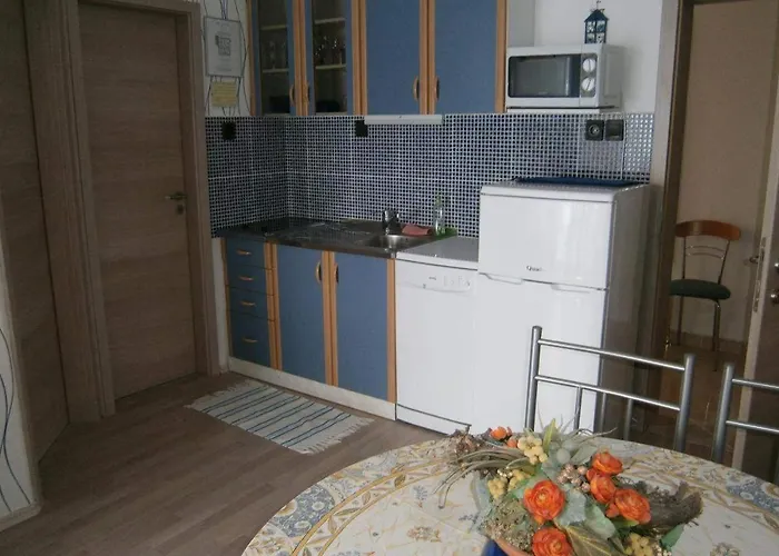 Villa Vera Apartments With Pool, 200 M From The Beach Apartman