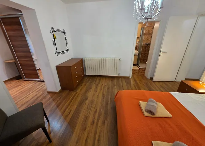 Apartman Villa Vera Apartments With Pool, 200 M From The Beach *