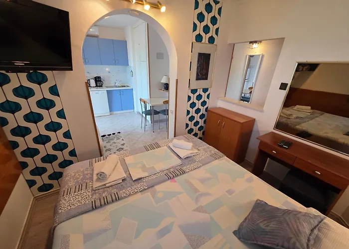 Villa Vera Apartments With Pool, 200 M From The Beach