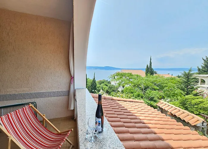 Apartman Villa Vera Apartments With Pool, 200 M From The Beach