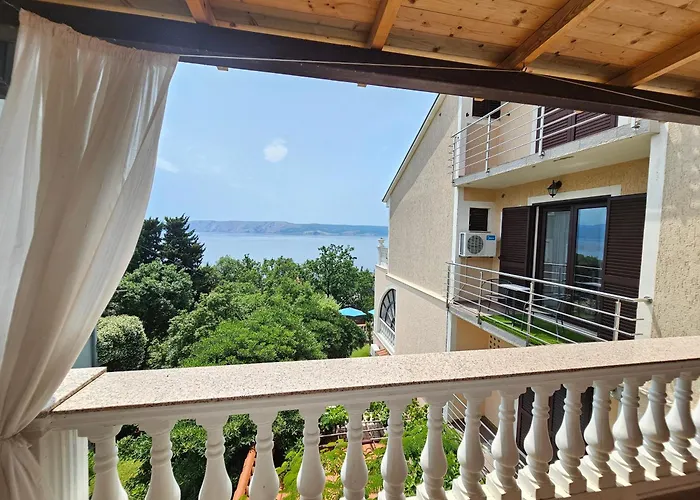 Apartman Villa Vera Apartments With Pool, 200 M From The Beach Novi Vinodolski