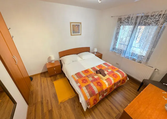 Villa Vera Apartments With Pool, 200 M From The Beach Apartman Novi Vinodolski