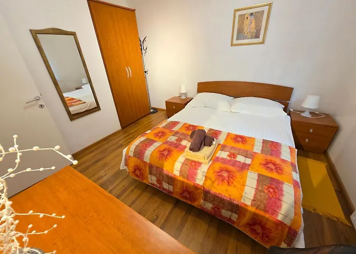 Villa Vera Apartments With Pool, 200 M From The Beach * Novi Vinodolski