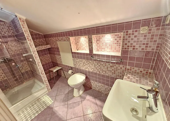 Apartman Villa Vera Apartments With Pool, 200 M From The Beach *