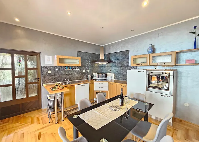 Villa Vera Apartments With Pool, 200 M From The Beach