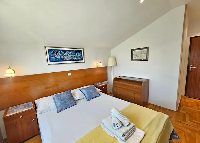 Villa Vera Apartments With Pool, 200 M From The Beach Apartman
