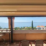 Vera With Pool, 200 M From The Appartamento Novi Vinodolski