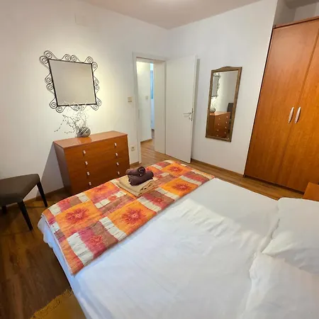 Apartmán Vera, 200 M From The *