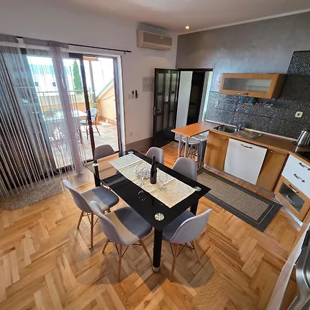 Vera With Pool, 200 M From The *