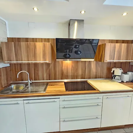Apartments Villa Vera, 200 M From The Beach *