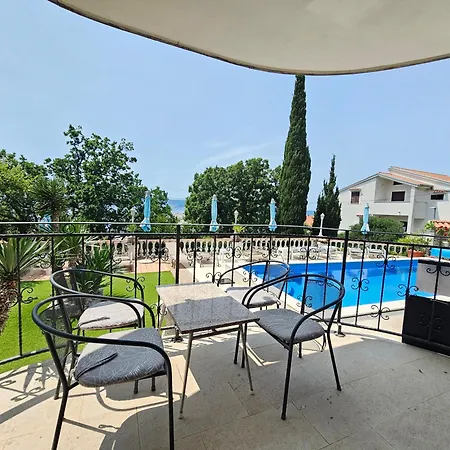 公寓 Vera With Pool, 200 M From The