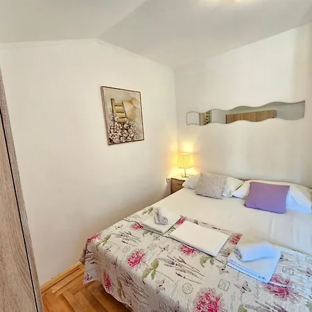 Vera, 200 M From The