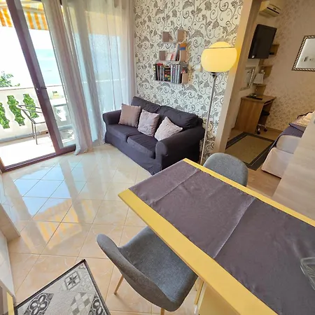 Apartmán Vera, 200 M From The *